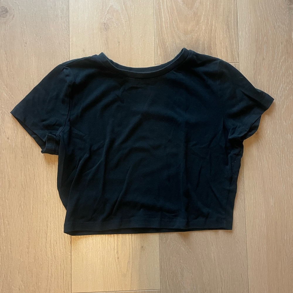 Cropped Black Tee